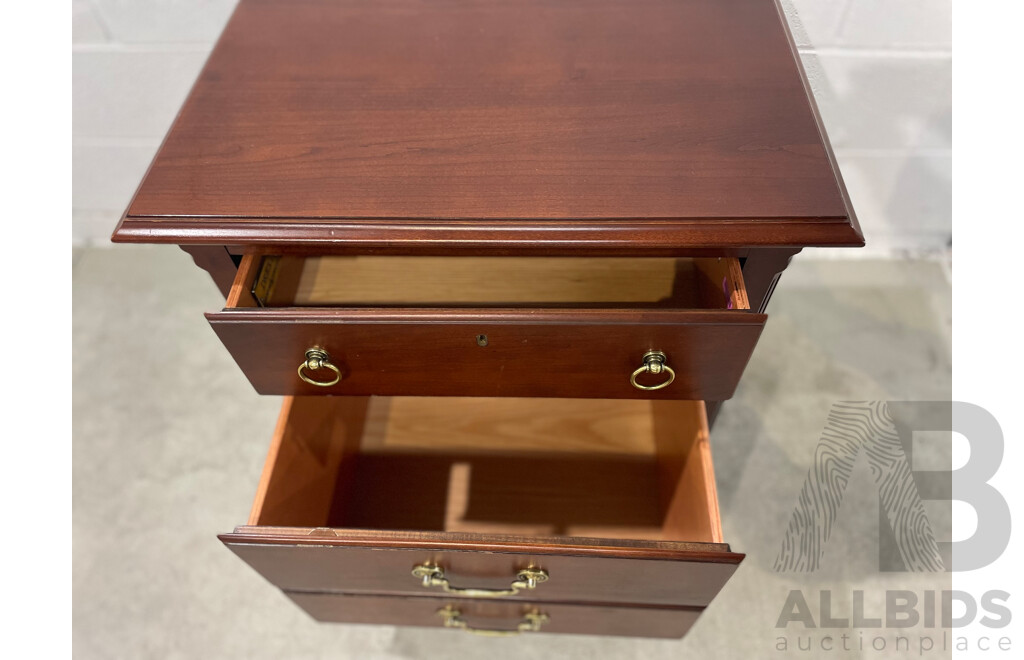 DREXEL HERITAGE Side Table