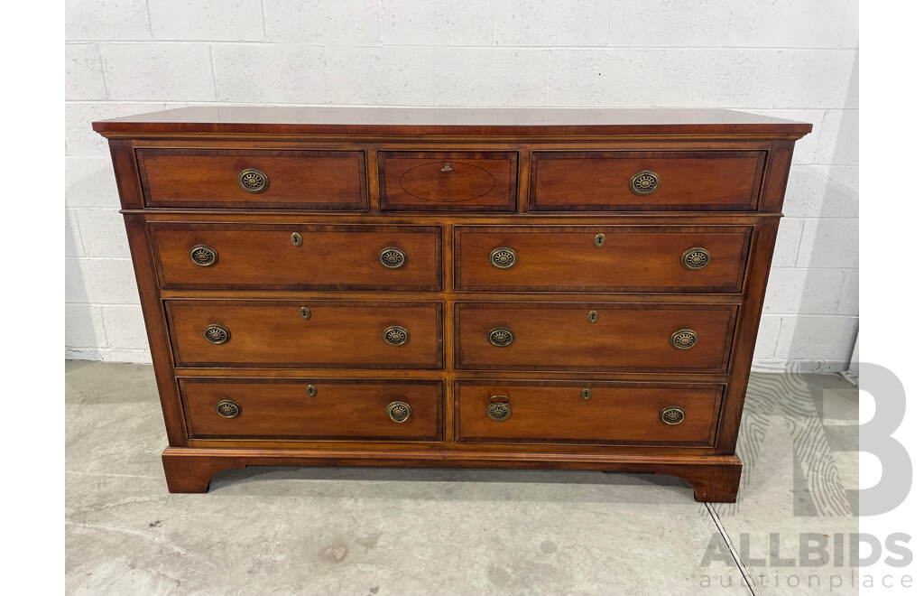 Henredon Georgian  Dresser or Chest of Drawers