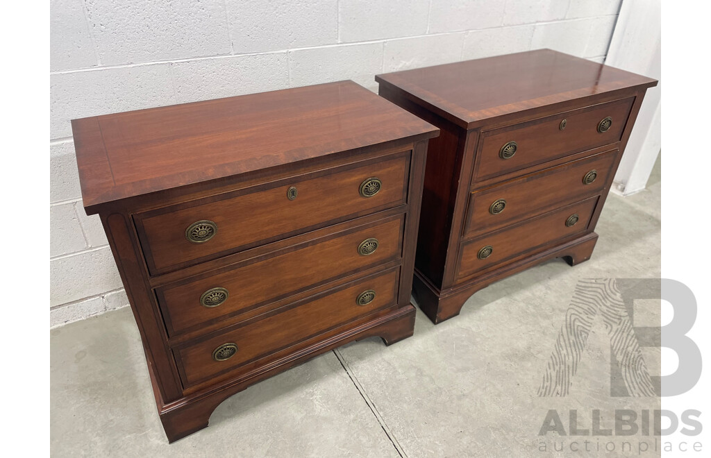 Pair of Henredon Georgian Chest of Drawers Nightstand