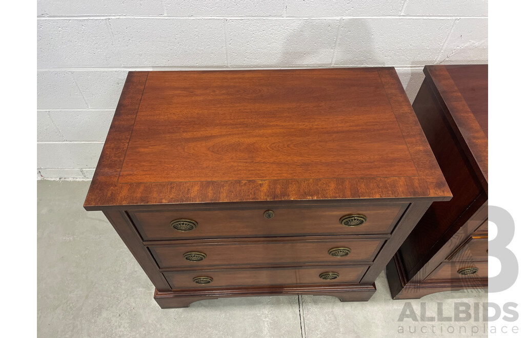 Pair of Henredon Georgian Chest of Drawers Nightstand