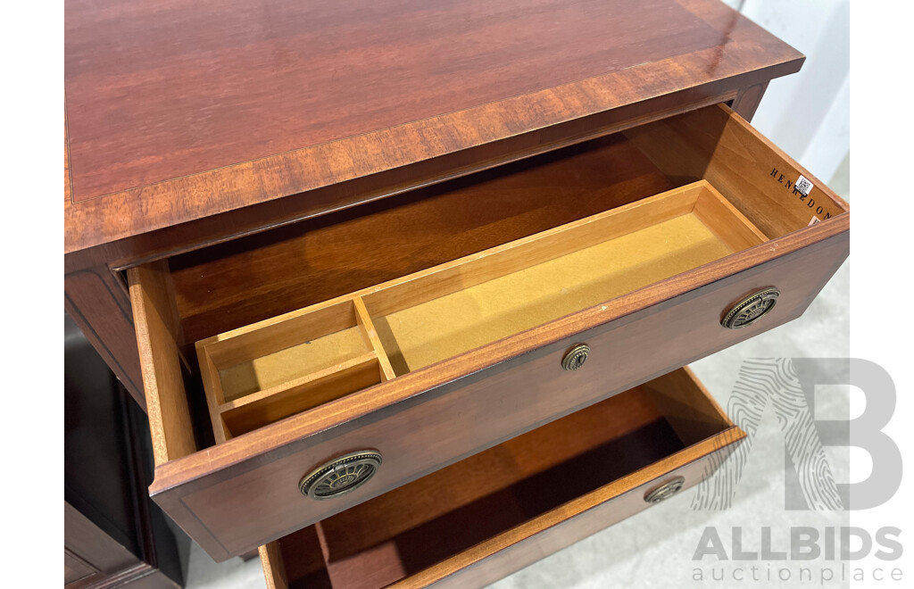 Pair of Henredon Georgian Chest of Drawers Nightstand