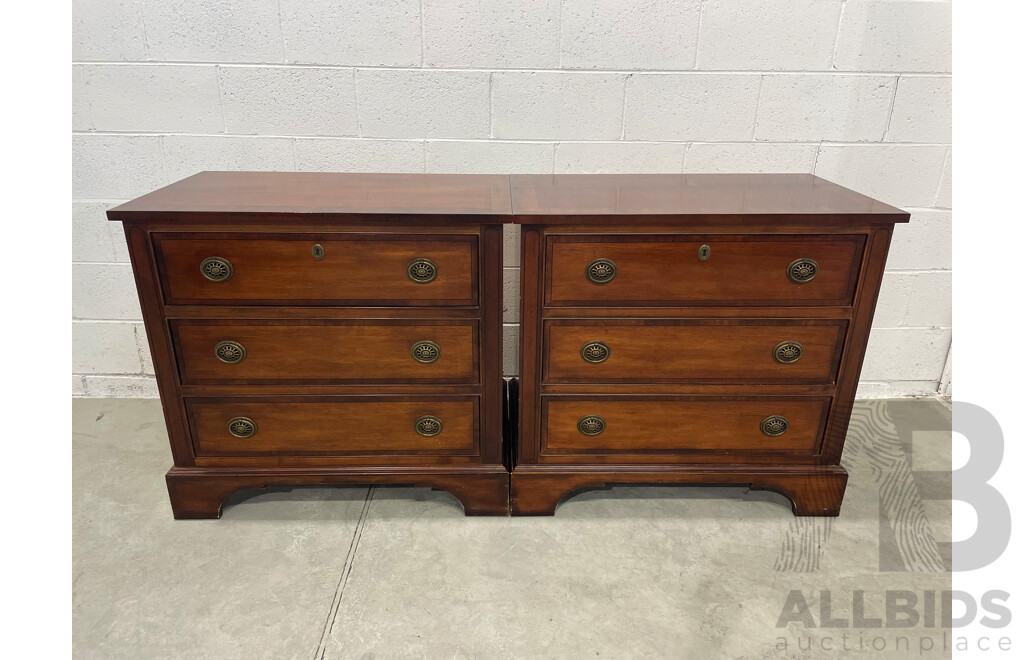Pair of Henredon Georgian Chest of Drawers Nightstand