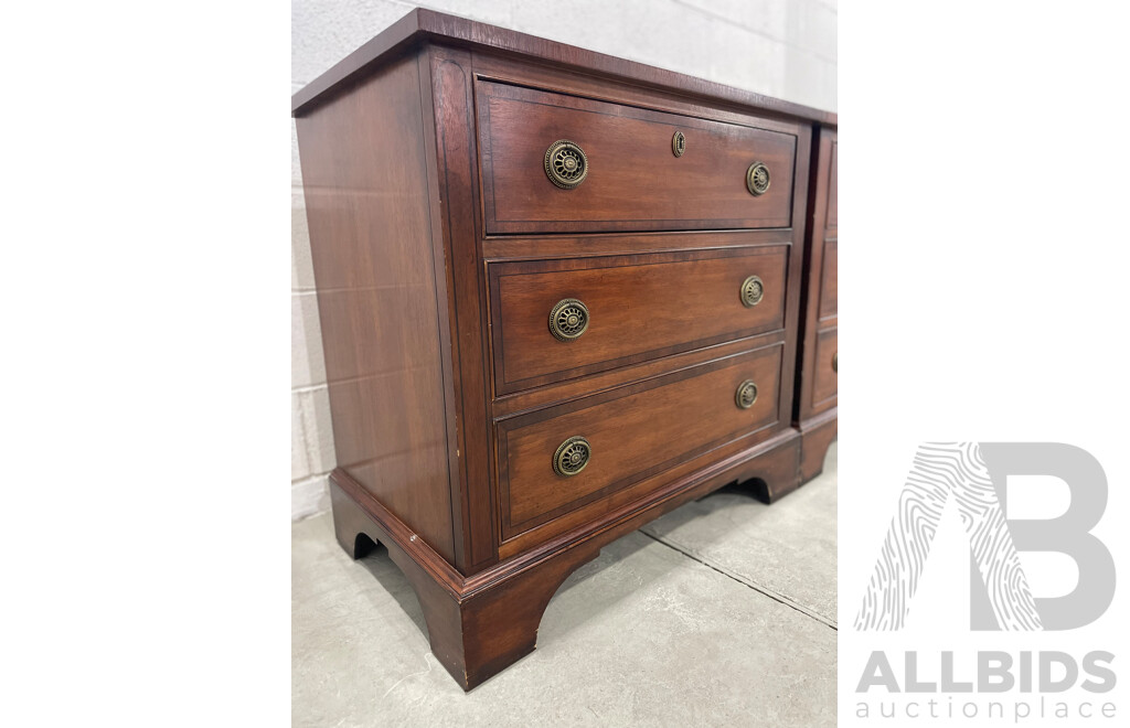 Pair of Henredon Georgian Chest of Drawers Nightstand