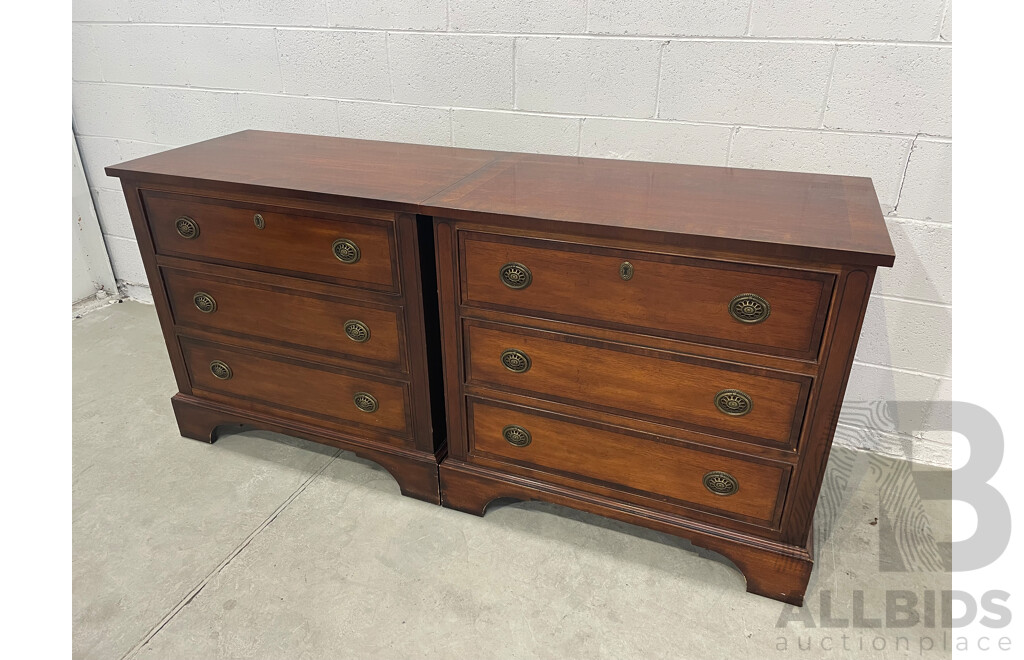 Pair of Henredon Georgian Chest of Drawers Nightstand