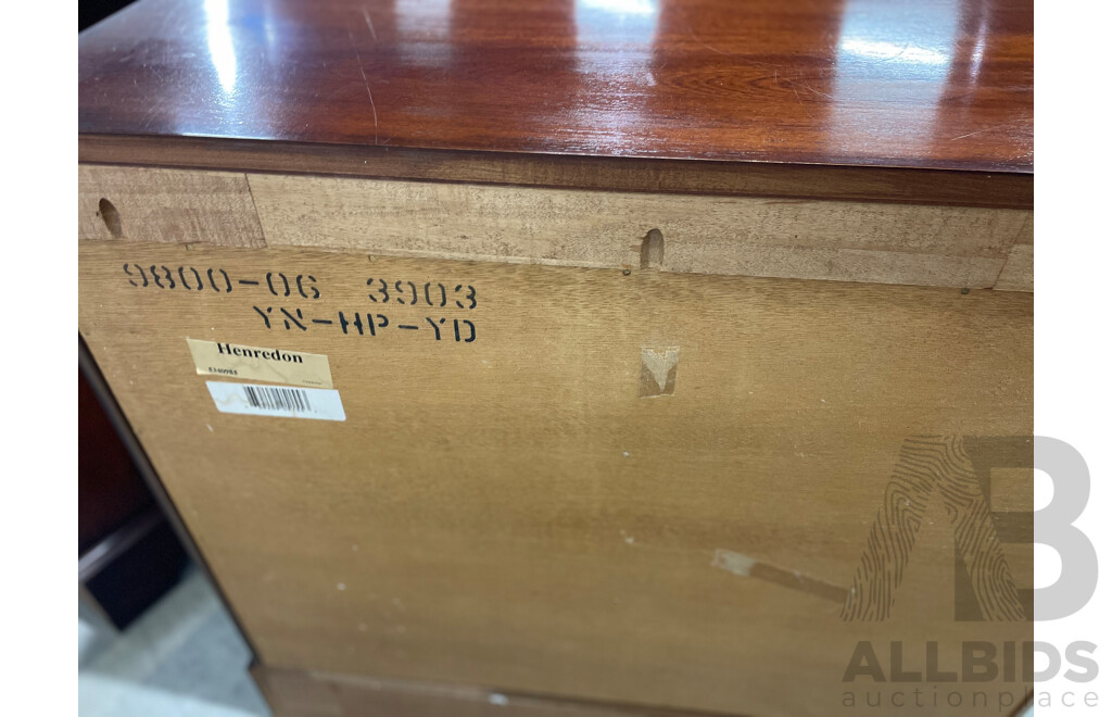 Pair of Henredon Georgian Chest of Drawers Nightstand