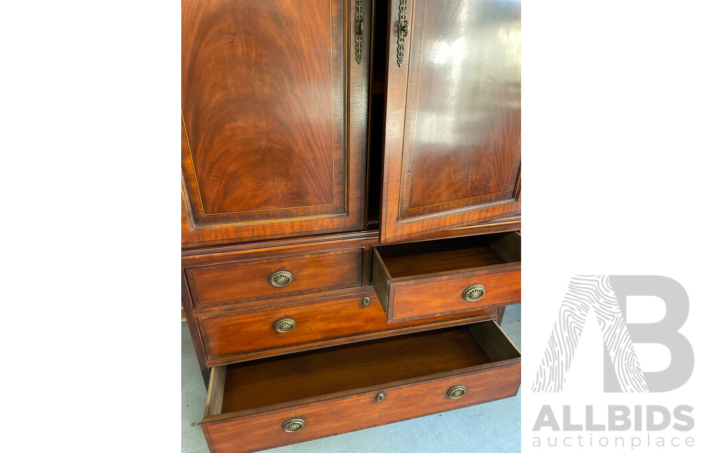 Henredon Georgian Armoire / Wardrobe