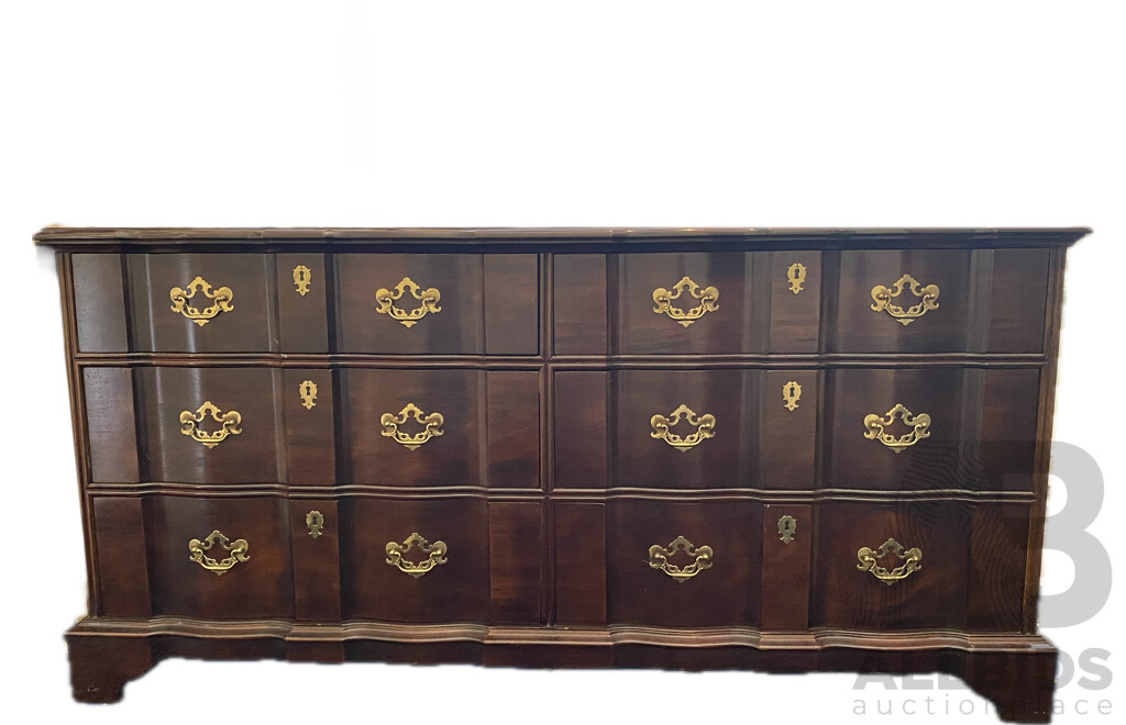 Henredon Folio Fourteen 9-Drawer Dresser  
