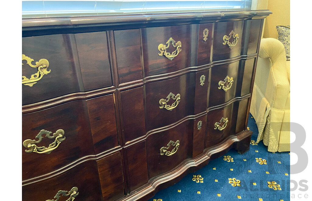 Henredon Folio Fourteen 9-Drawer Dresser  