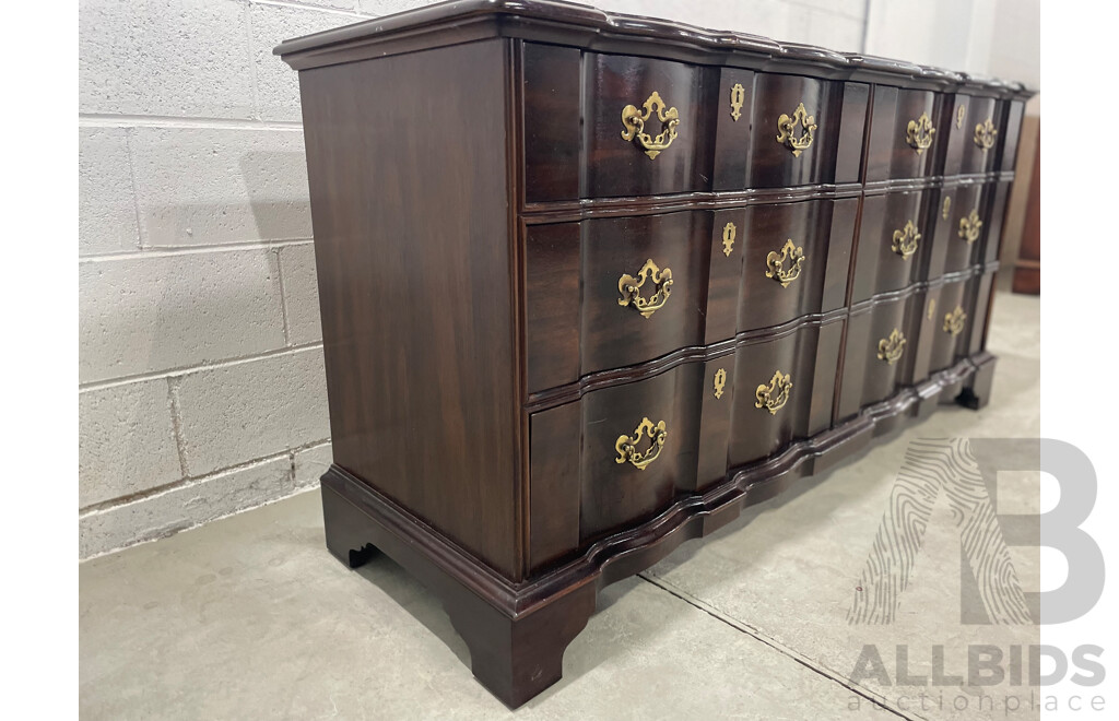 Henredon Folio Fourteen 9-Drawer Dresser  