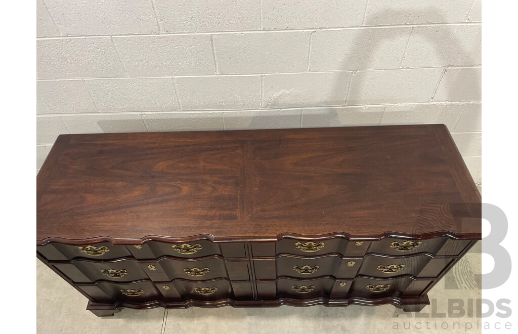 Henredon Folio Fourteen 9-Drawer Dresser  