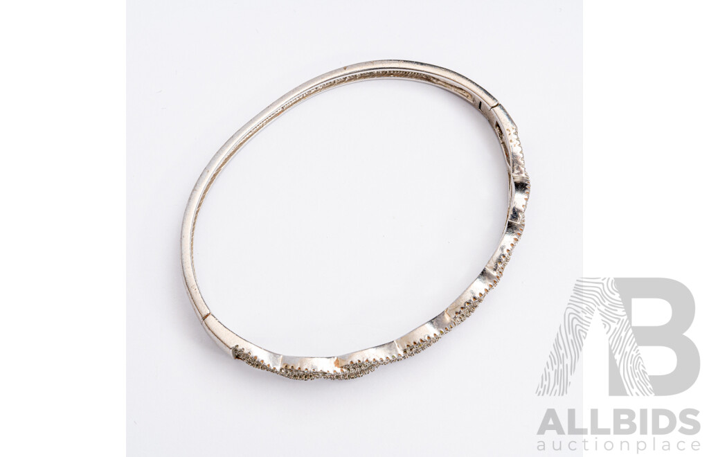 Sterling Silver Cubic Zirconia Celtic Weave Design Hinged Bangle, 61mm, 16.54 Grams