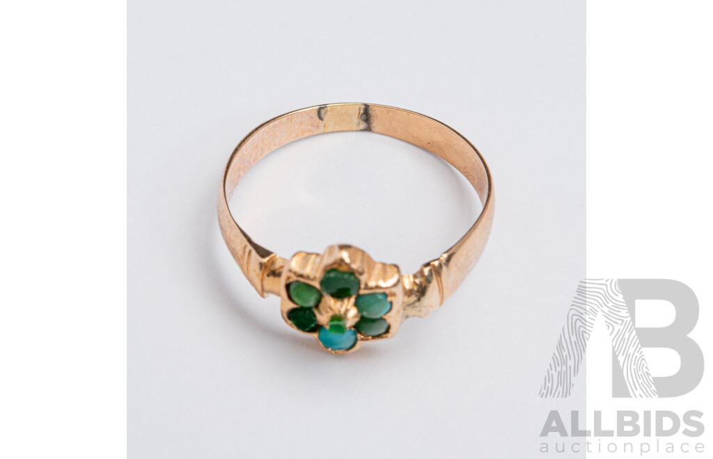 15ct Vintage Turquoise, Jade and Green Stone Daisy Ring, Size G, 1.59 Grams