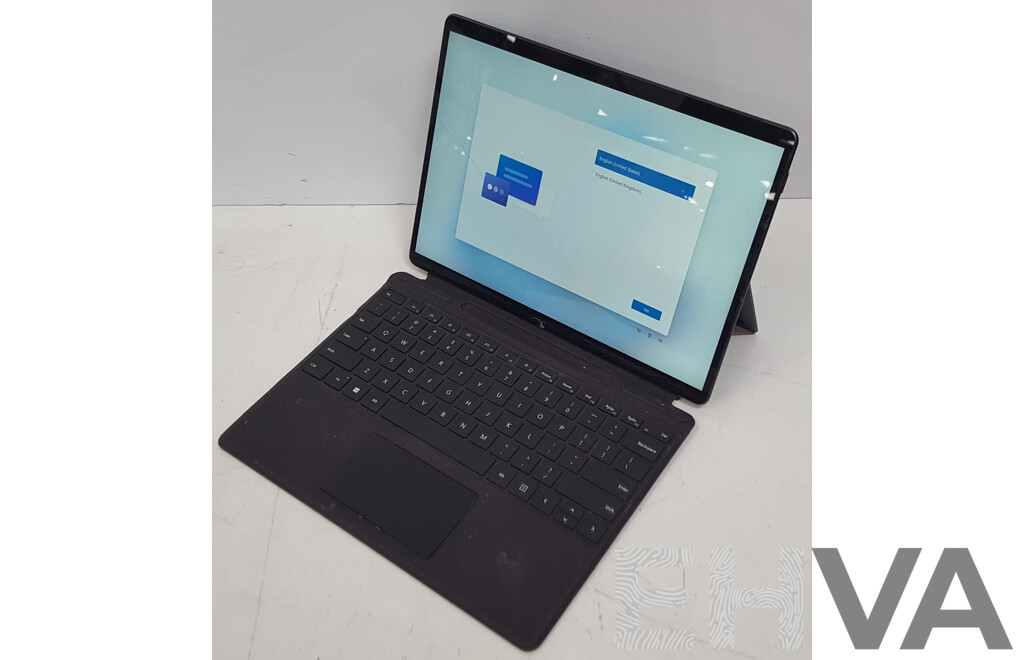 Microsoft (1983) Surface Pro 8 11th Gen Intel Core i7 (1185G7) 3.00GHz-4.80GHz 4-Core CPU 13-Inch Touchscreen Detachable Laptop w/ Power Supply