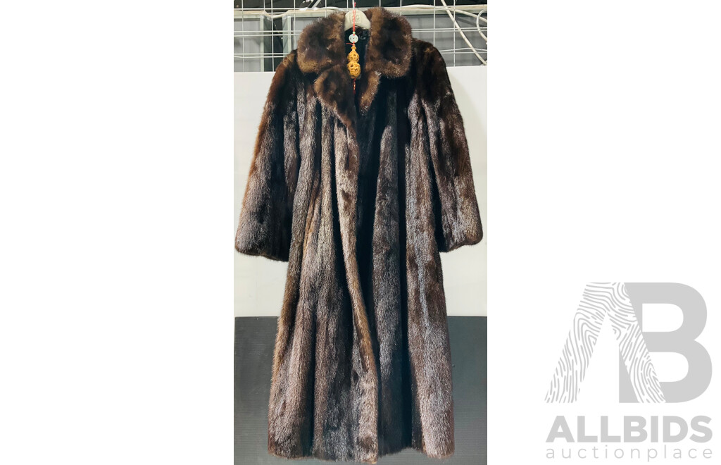 Vintage David Jones Crown Furs Fully Lined Chocolate Brown Mink Fur Coat with Pockets, Collar and Cuffed Sleeves Alongside Leather Belt