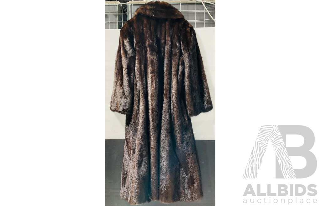 Vintage David Jones Crown Furs Fully Lined Chocolate Brown Mink Fur Coat with Pockets, Collar and Cuffed Sleeves Alongside Leather Belt
