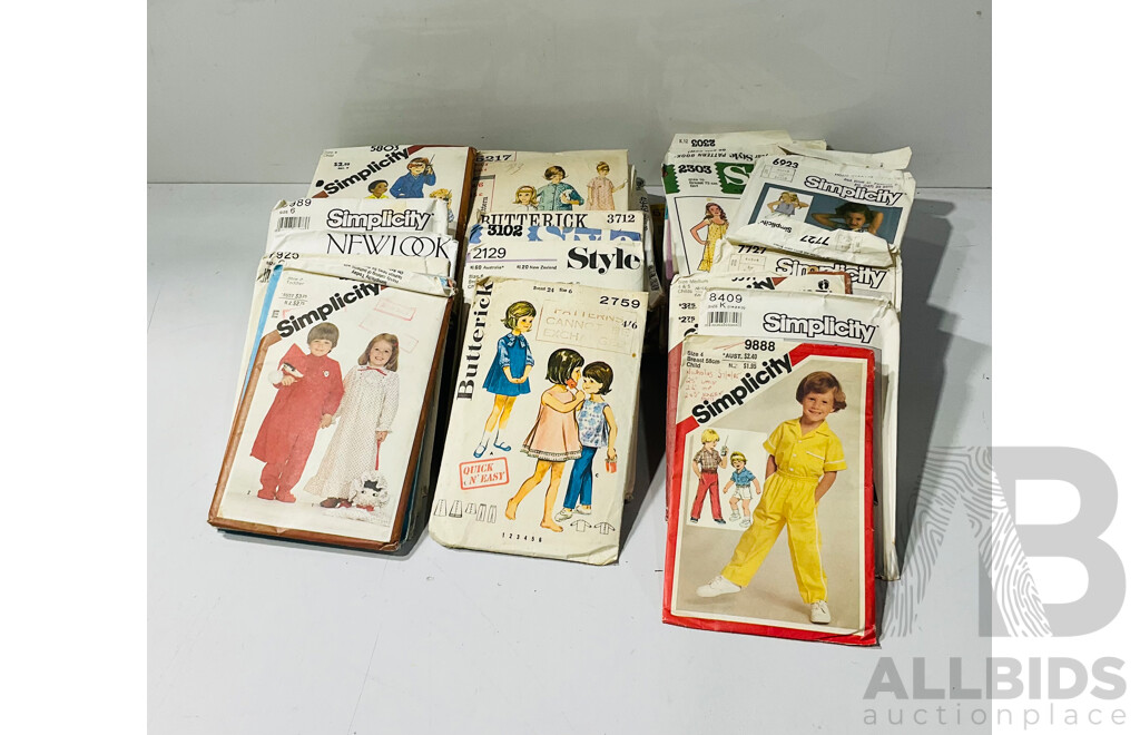 Collection Vintage Simplicity Dressmakers Patterns