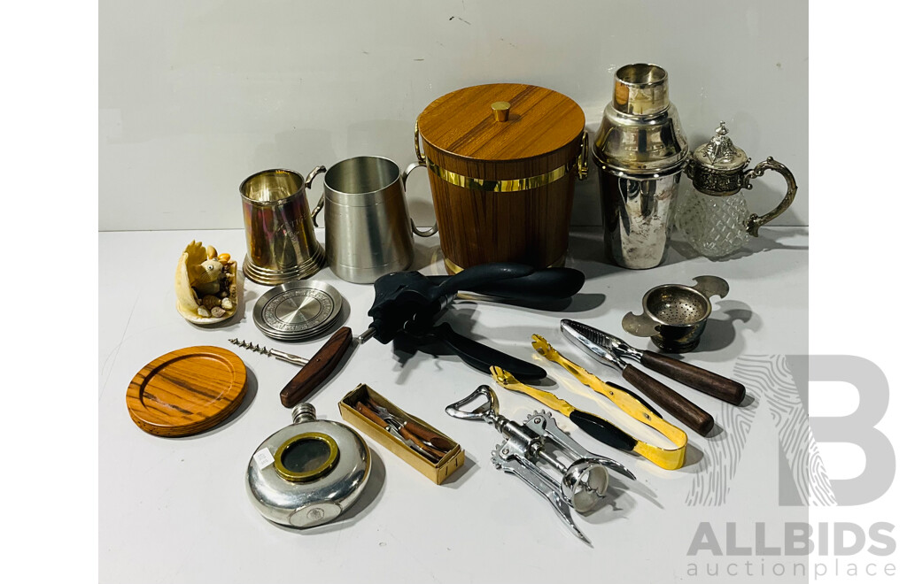 Collection Barwear and Drinks Related Items