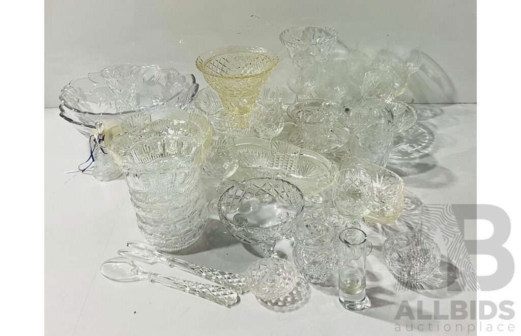 Collection Vintage and Other Crustal and Cut Glass