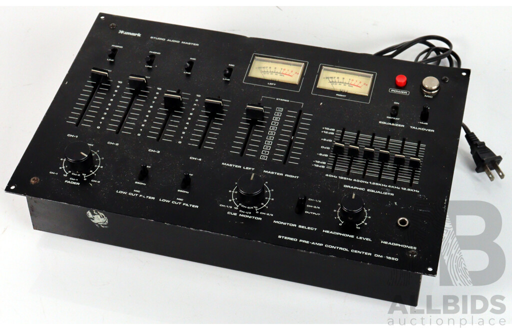 Numark Studio Audio Master Stereo Pre Amp Control Centre DM 1550
