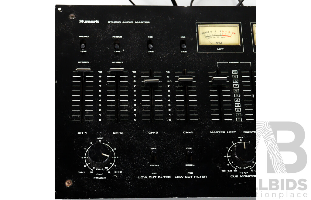 Numark Studio Audio Master Stereo Pre Amp Control Centre DM 1550