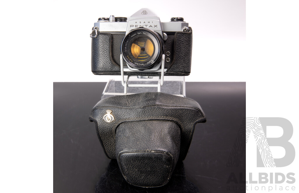 Vintage Asahi Pentax SP 500 35mm Camera in Case