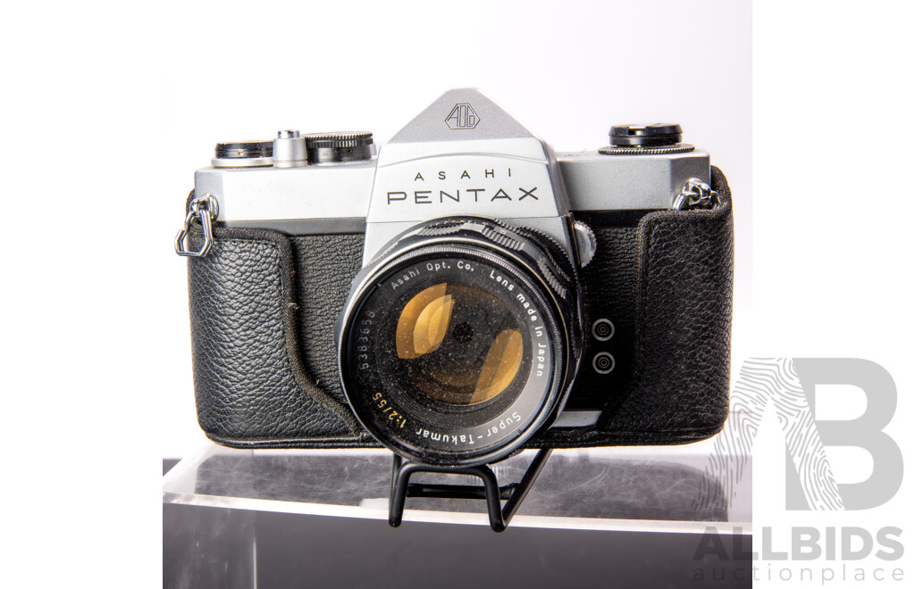 Vintage Asahi Pentax SP 500 35mm Camera in Case