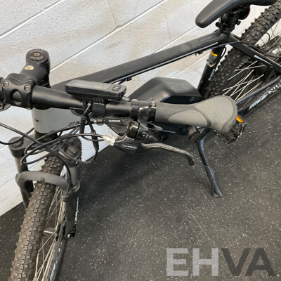 NCM Prague 27.5'' Electric Mountain Bike