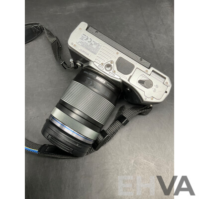 OLYMPUS OM-D E-M5 Mark II Digital Camera with 14-150 Mm Lens and Flash Lamp