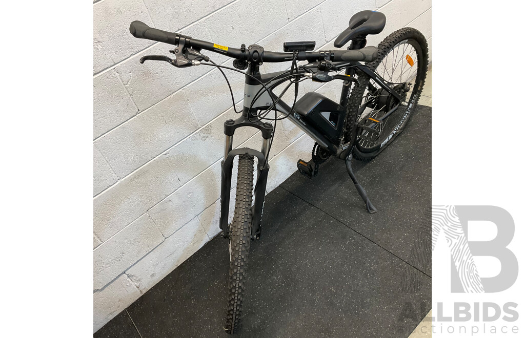NCM Prague 27.5'' Electric Mountain Bike