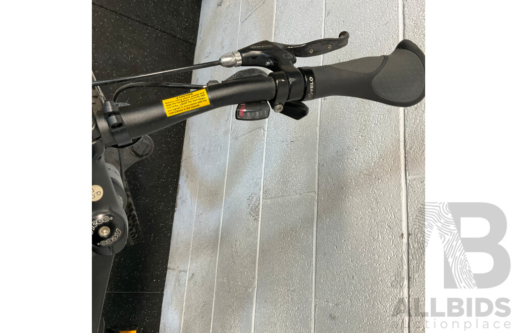 NCM Prague 27.5'' Electric Mountain Bike