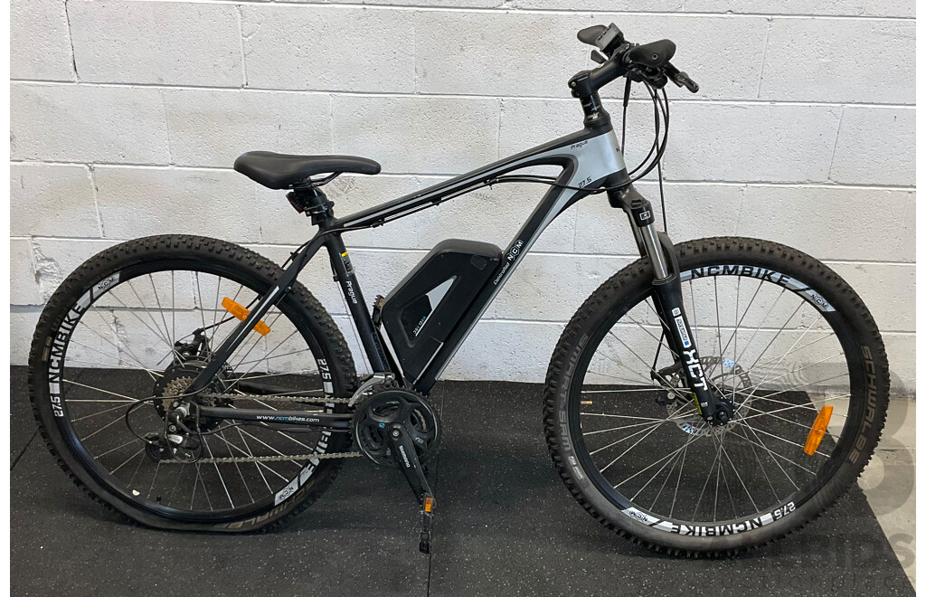 NCM Prague 27.5'' Electric Mountain Bike