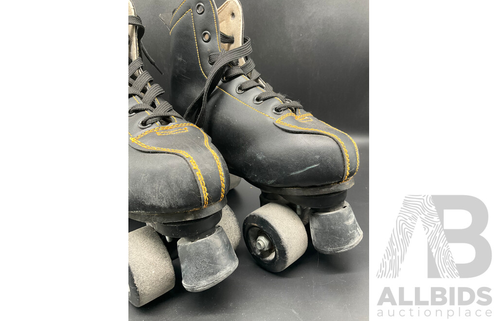 Classic High Top 4 Wheels Roller Skates (EUR 37)