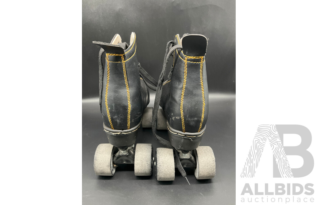 Classic High Top 4 Wheels Roller Skates (EUR 37)