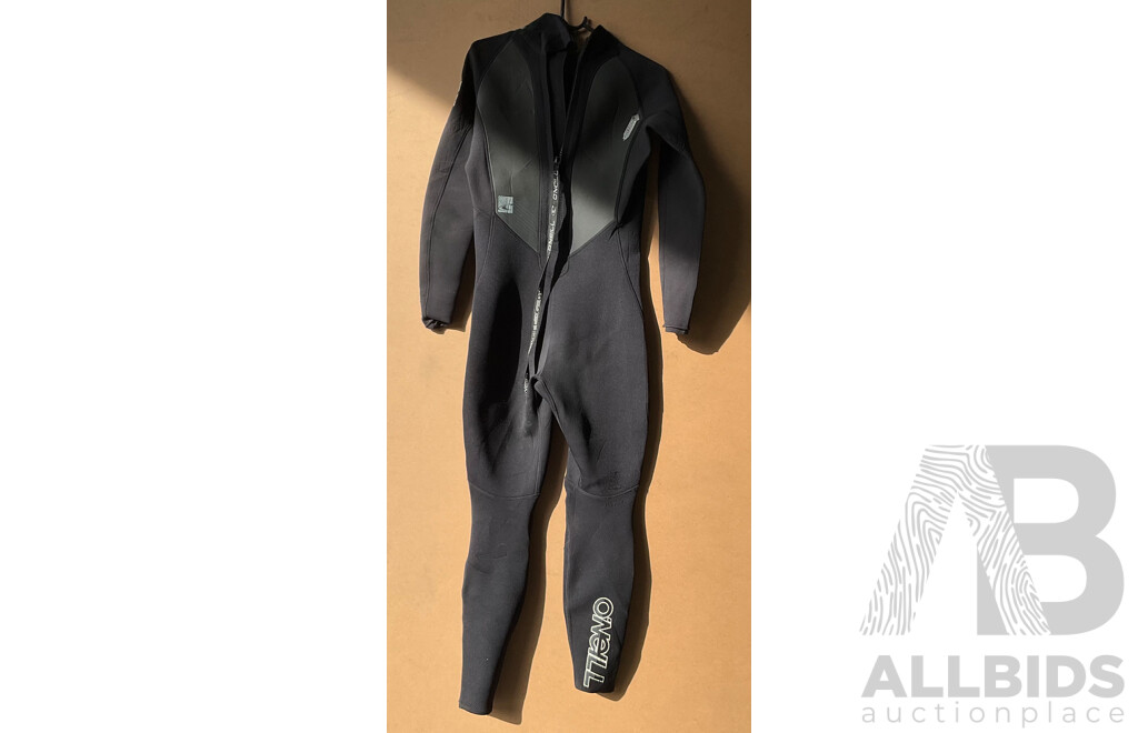 O'NEILL ,DECATHLON, QUICKSILVER Used Wetsuit - Lot of 4