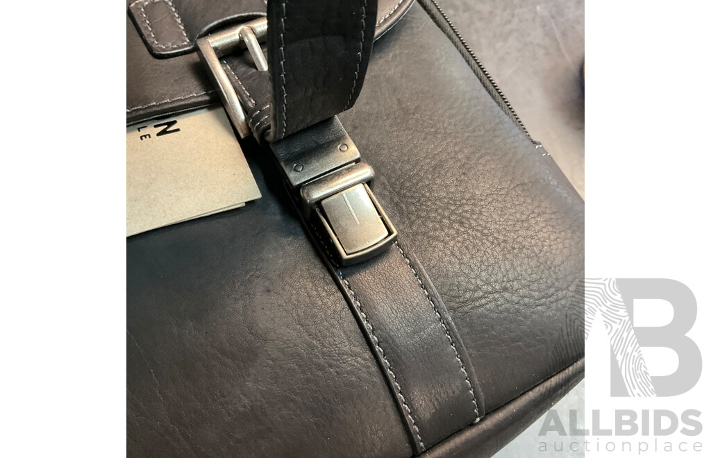 REACTION Kenneth Cole Black Leather Business Bag