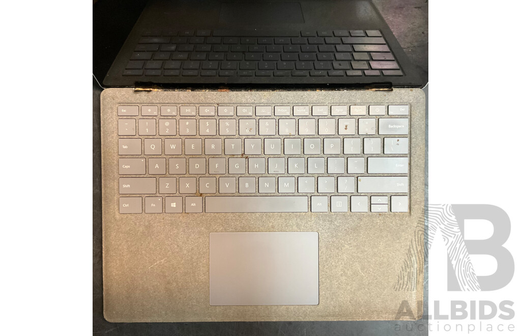 MICROSOFT SURFACE Book (1769)
