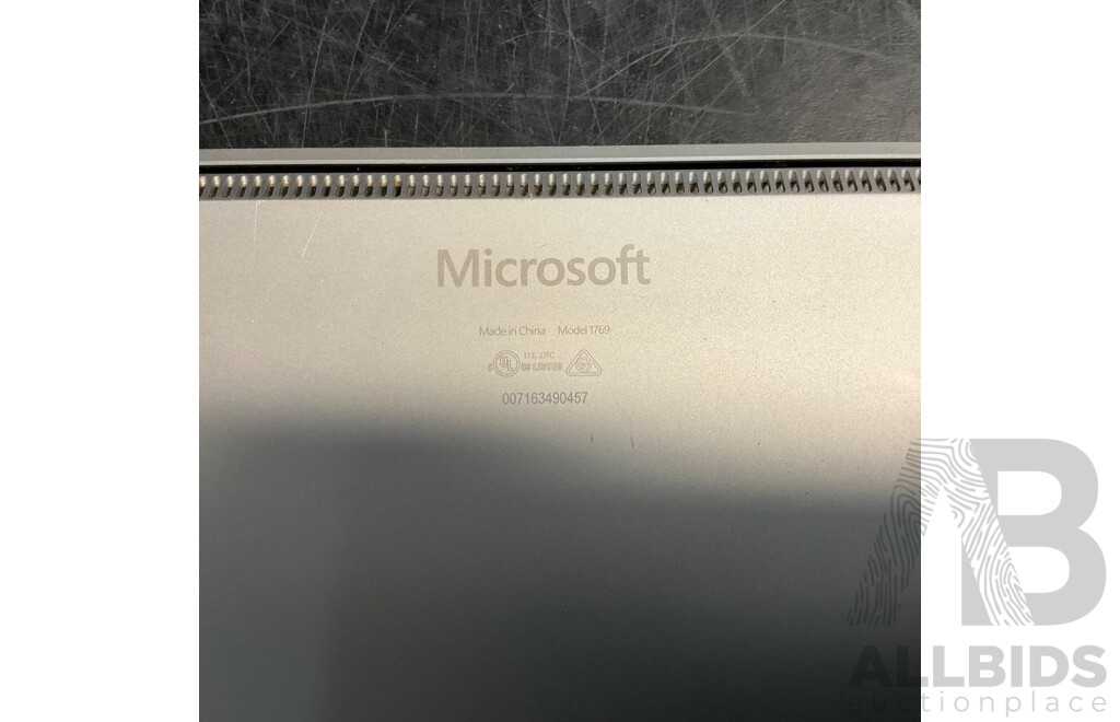 MICROSOFT SURFACE Book (1769)