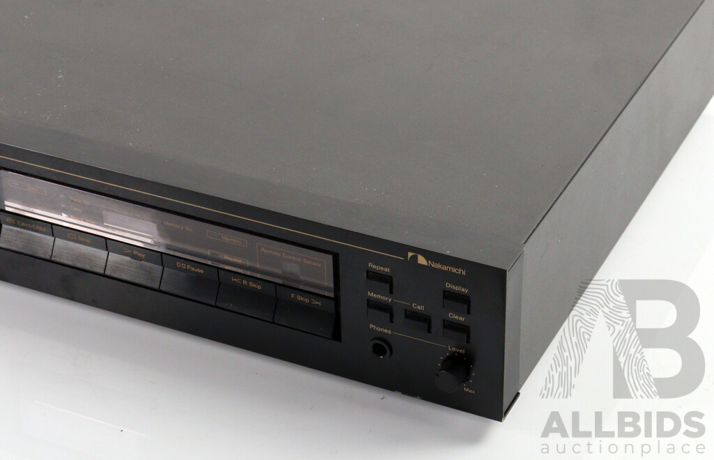 Nakamichi Compact Disc Player  OMS 2 with 16 Bit DA Convertor Oversampling Digital Filter
