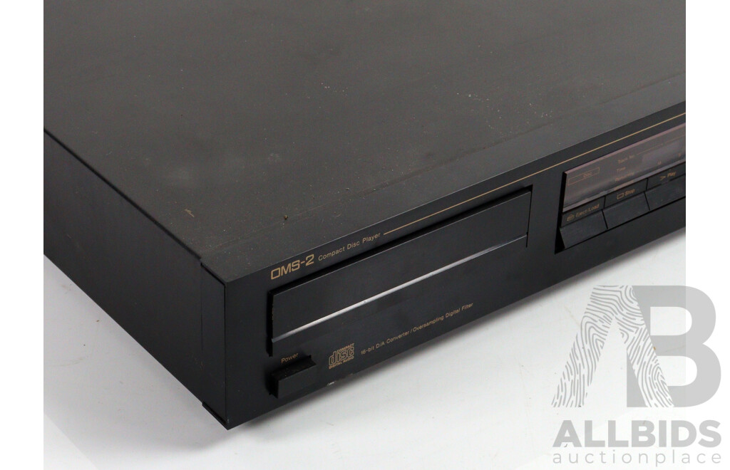 Nakamichi Compact Disc Player  OMS 2 with 16 Bit DA Convertor Oversampling Digital Filter