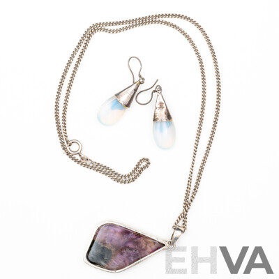 Sterling Silver Amethyst Pendant on Chain & Sterling Silver Moonstone Drop Earrings, 25.17 Grams