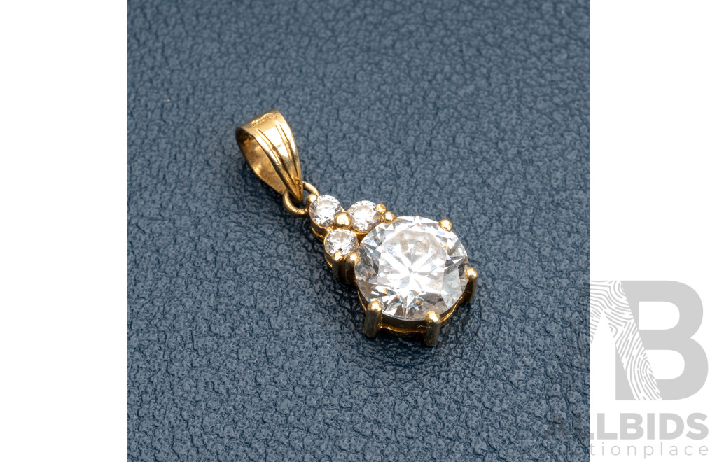 9ct Vintage Cubic Zirconia Pendant, 20mm Long, 1.65 Grams
