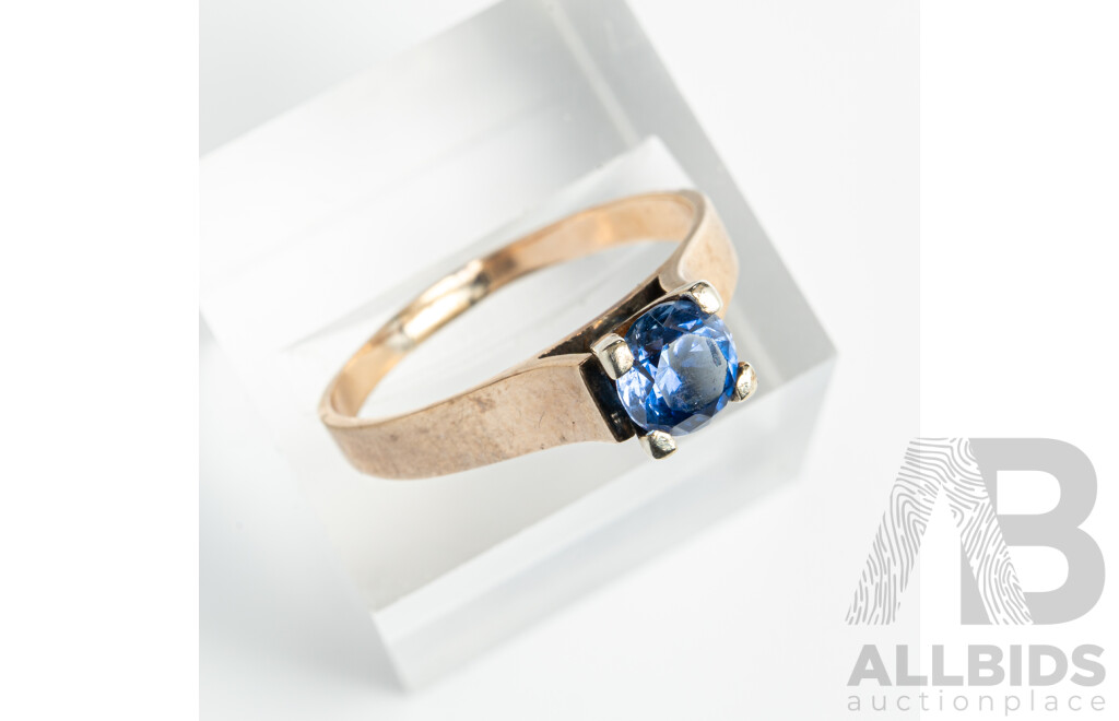 9ct Vintage Ceylon Sapphire Solitaire Ring, Size R, 2.93 Grams