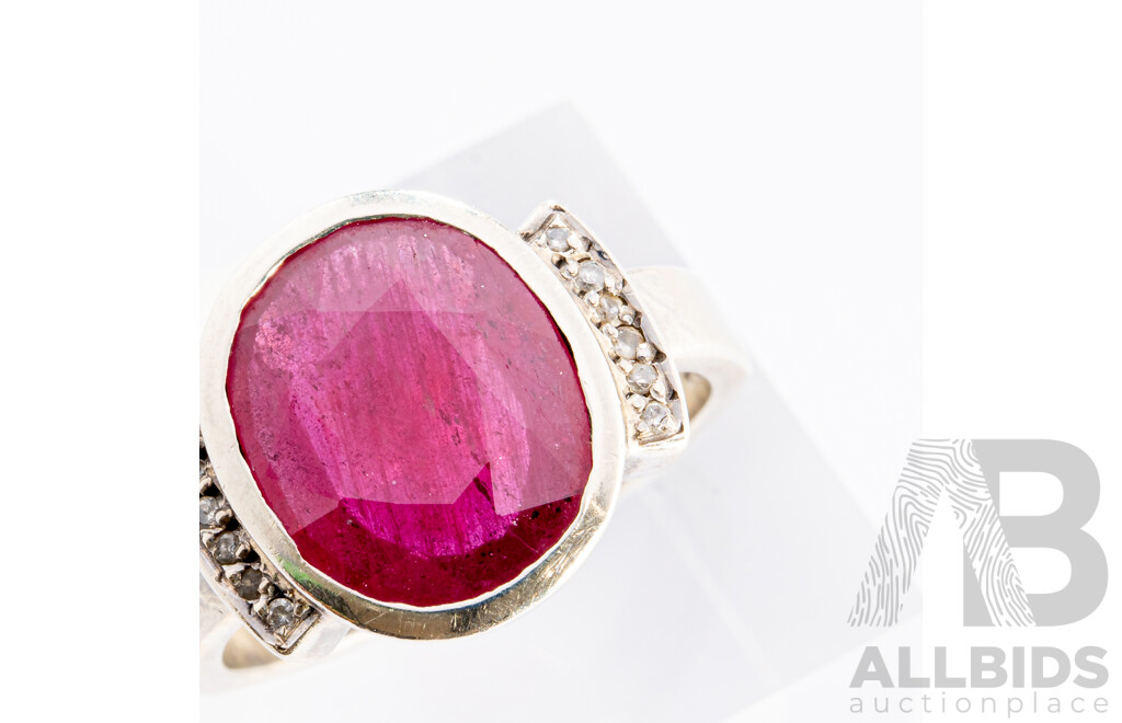 14ct White Gold Ruby & Diamond Ring, R3.84ct/TDW0.12ct, Size P, 8.27 Grams