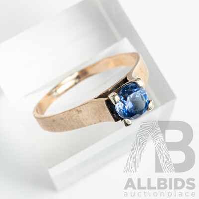 9ct Vintage Ceylon Sapphire Solitaire Ring, Size R, 2.93 Grams