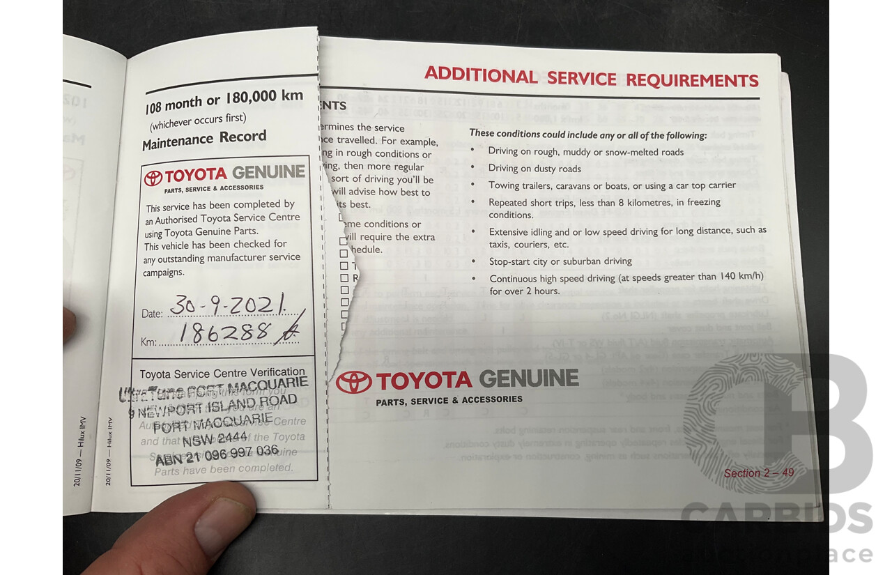 01/2011 Toyota Hilux SR (4x4) KUN26R 09 Upgrade Dual Cab P/Up Glacier White Turbo Diesel 3.0L