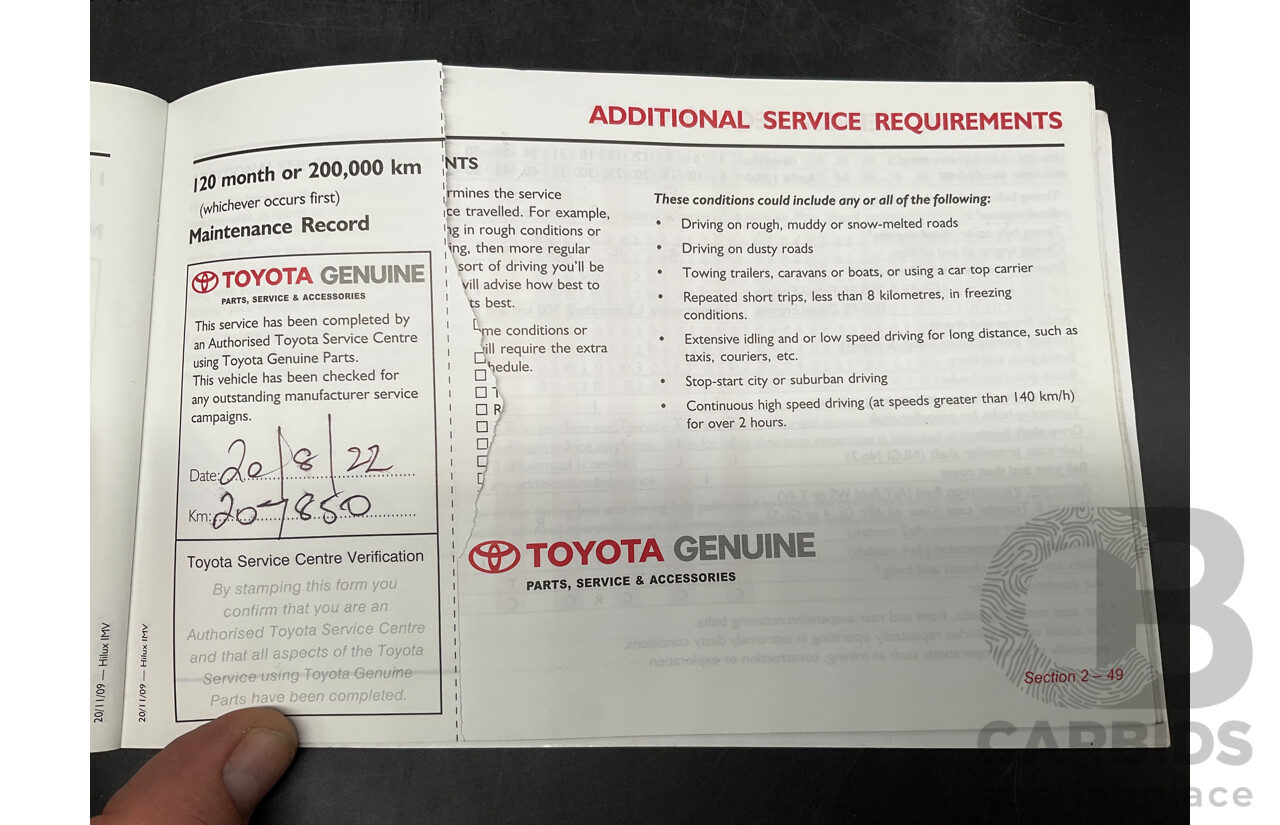 01/2011 Toyota Hilux SR (4x4) KUN26R 09 Upgrade Dual Cab P/Up Glacier White Turbo Diesel 3.0L
