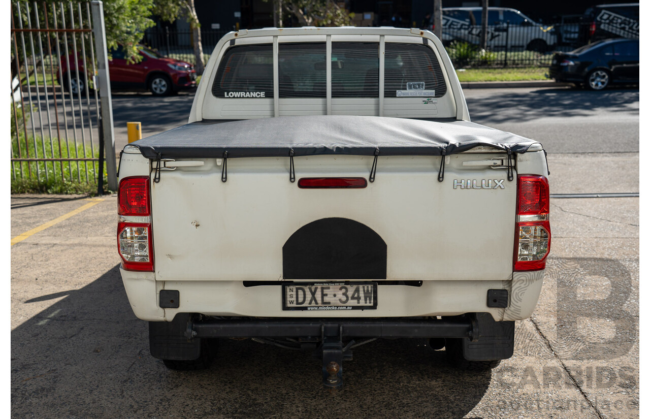 01/2011 Toyota Hilux SR (4x4) KUN26R 09 Upgrade Dual Cab P/Up Glacier White Turbo Diesel 3.0L