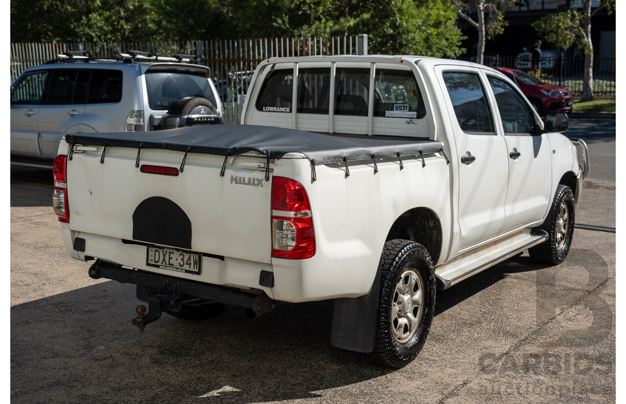 01/2011 Toyota Hilux SR (4x4) KUN26R 09 Upgrade Dual Cab P/Up Glacier White Turbo Diesel 3.0L