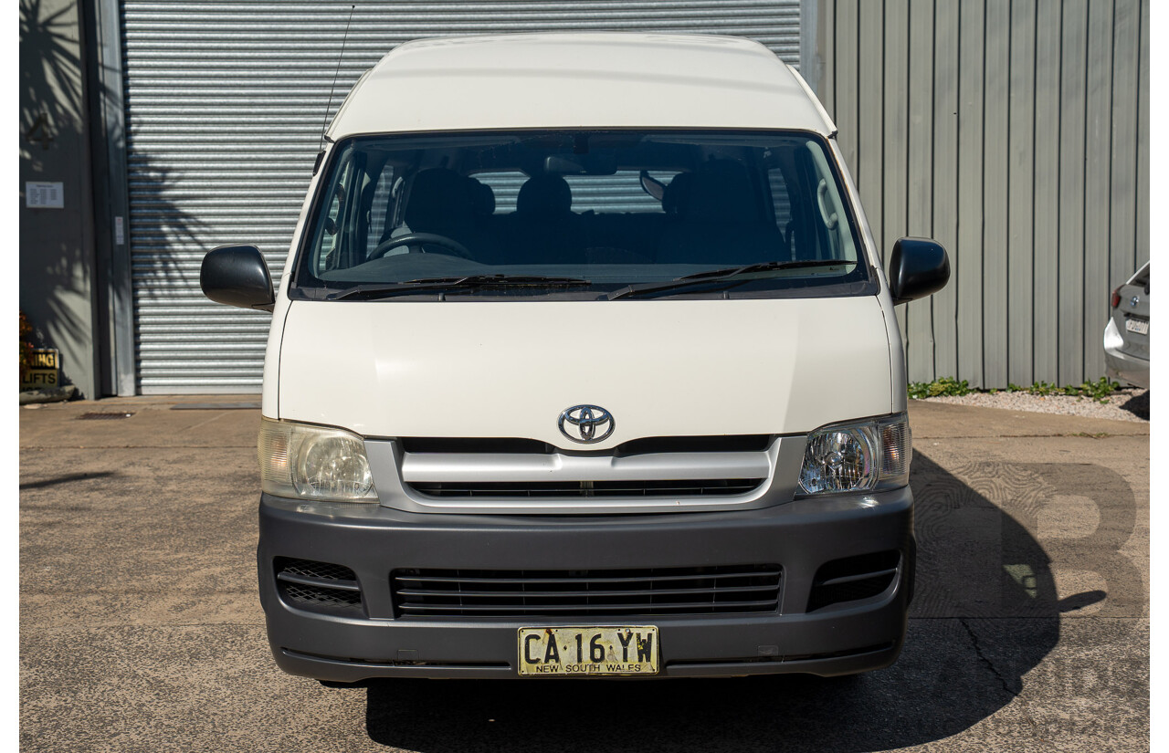 4/2005 Toyota Hiace Commuter KDH222R Bus White 2.5L