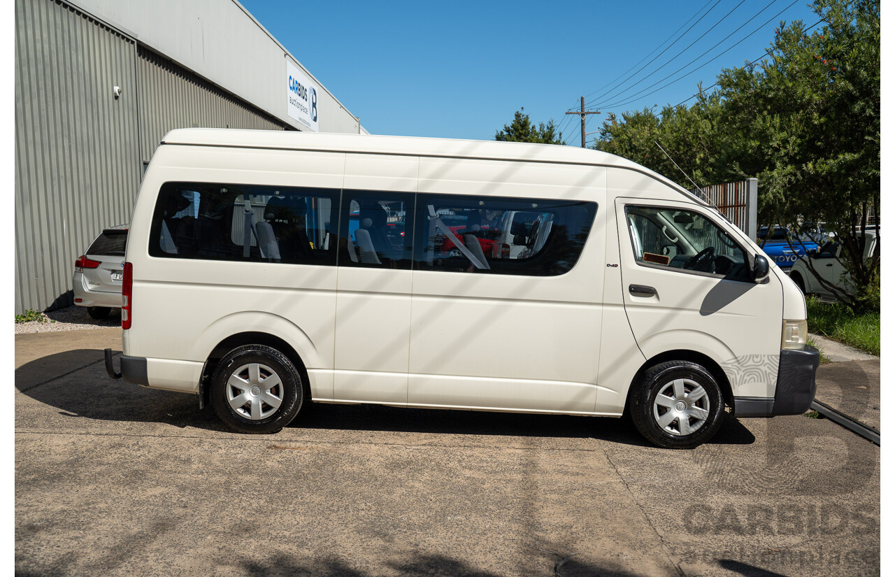 4/2005 Toyota Hiace Commuter KDH222R Bus White 2.5L